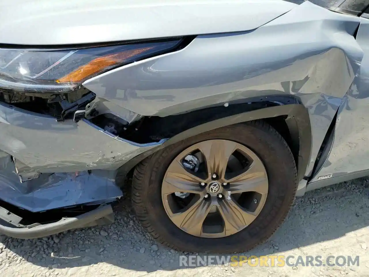 9 Photograph of a damaged car 5TDABRCH0NS546872 TOYOTA HIGHLANDER 2022