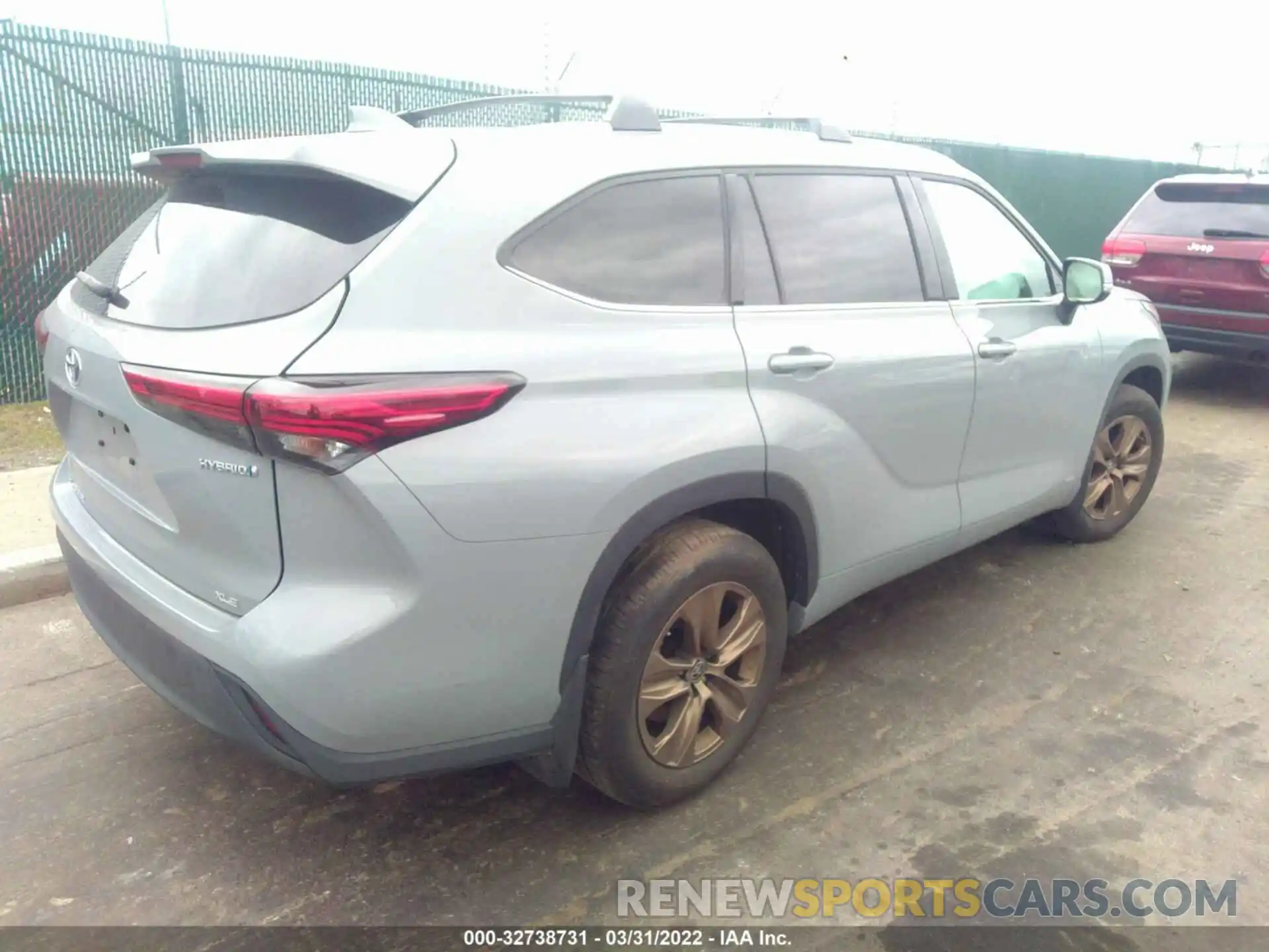 4 Photograph of a damaged car 5TDABRCH2NS540717 TOYOTA HIGHLANDER 2022