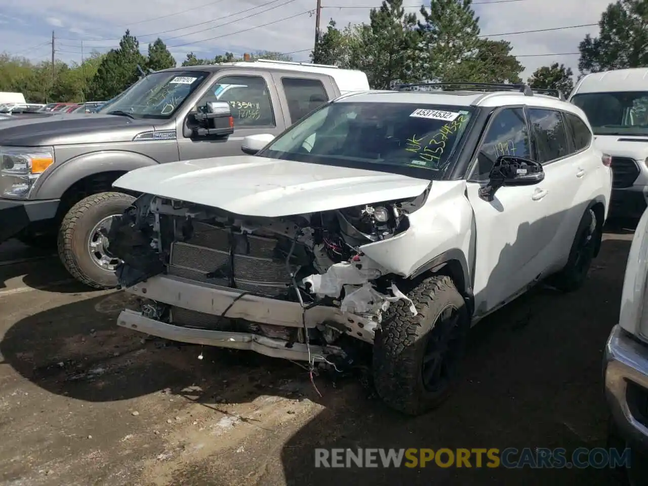 2 Photograph of a damaged car 5TDABRCH3NS539429 TOYOTA HIGHLANDER 2022