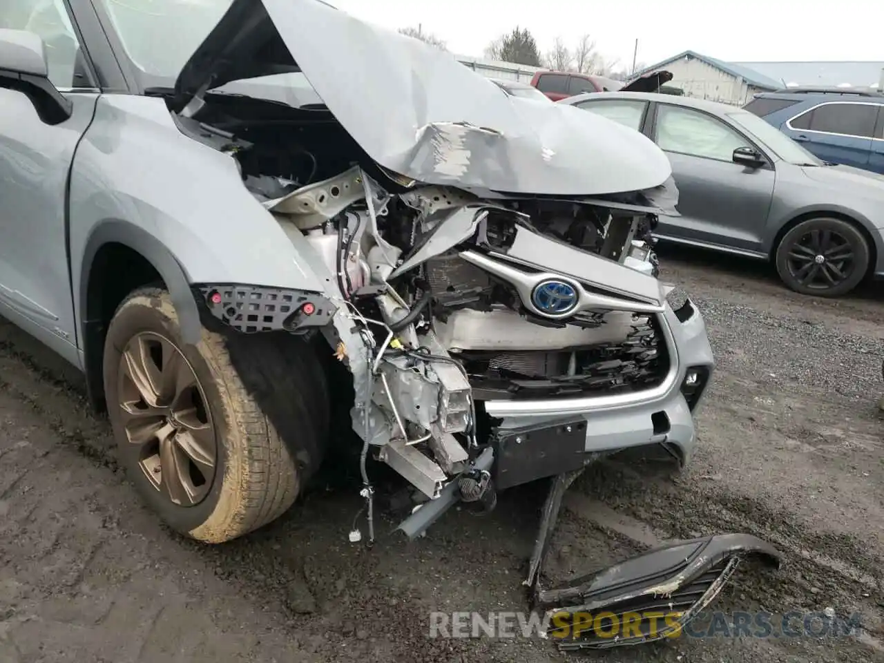 9 Photograph of a damaged car 5TDABRCH5NS539755 TOYOTA HIGHLANDER 2022