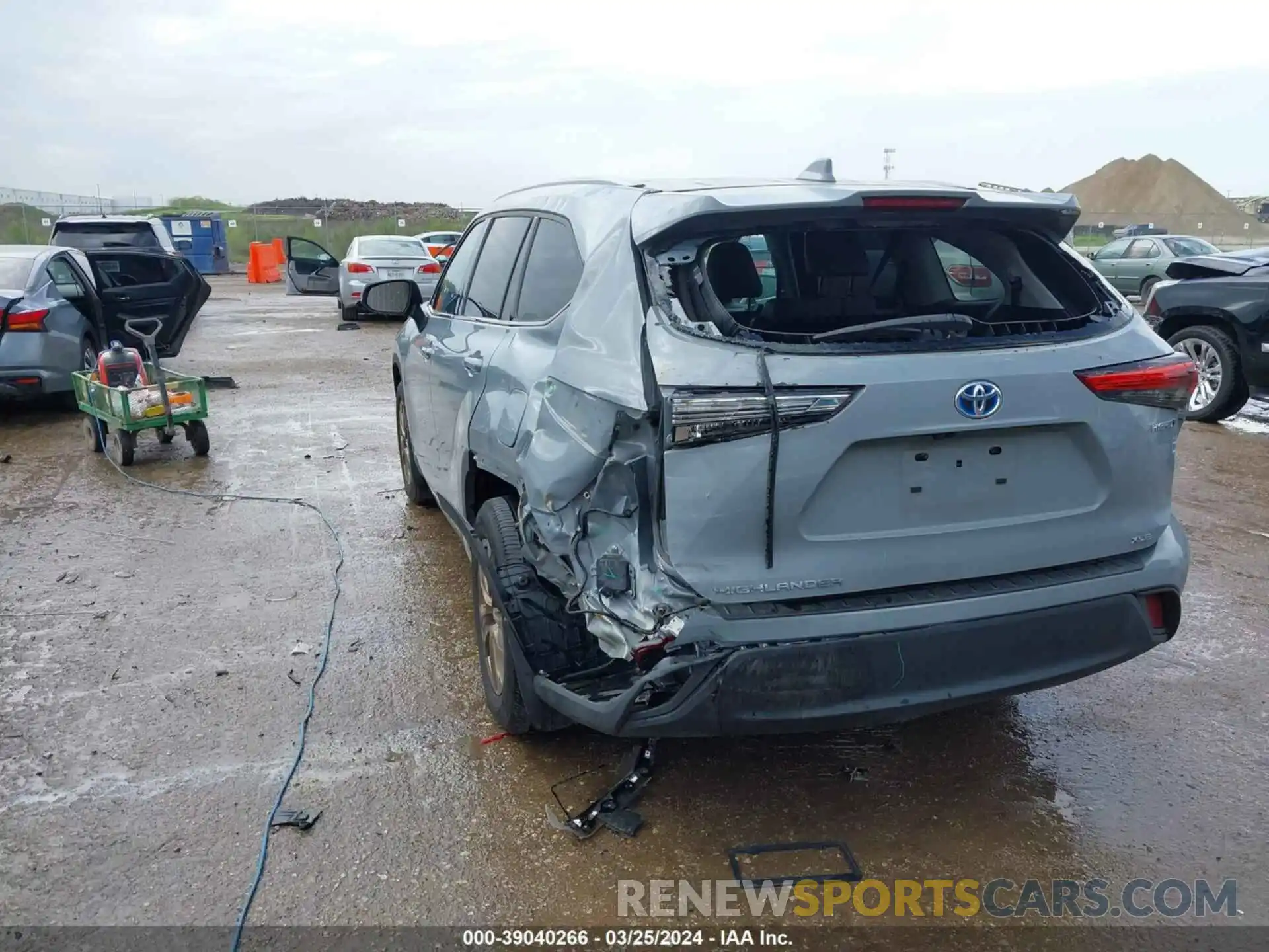 3 Photograph of a damaged car 5TDABRCH5NS549797 TOYOTA HIGHLANDER 2022