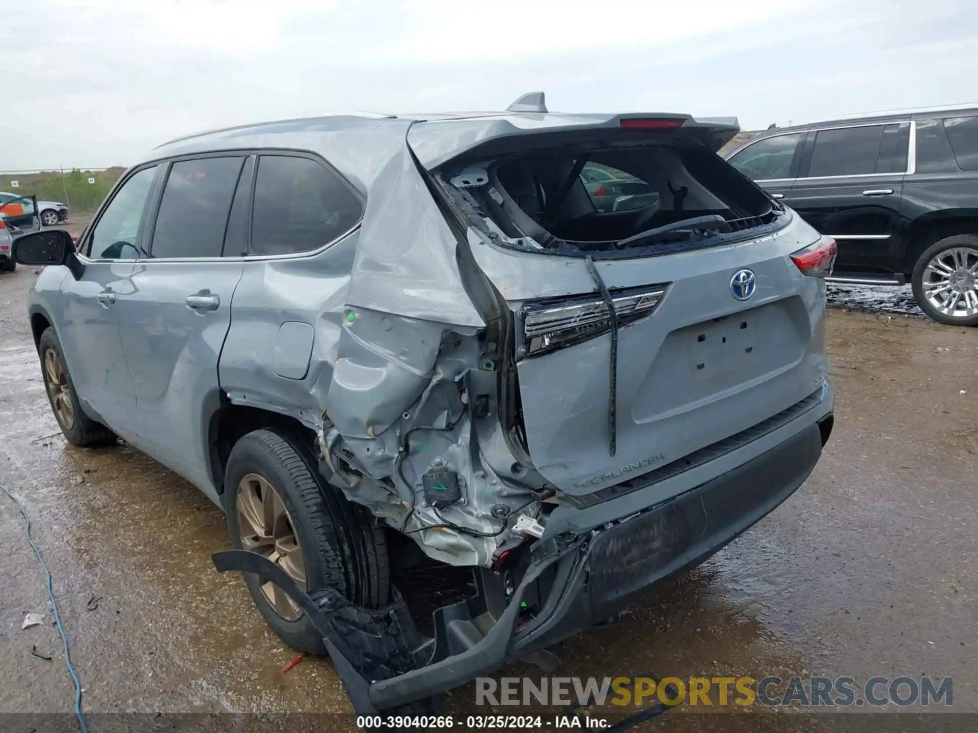 6 Photograph of a damaged car 5TDABRCH5NS549797 TOYOTA HIGHLANDER 2022