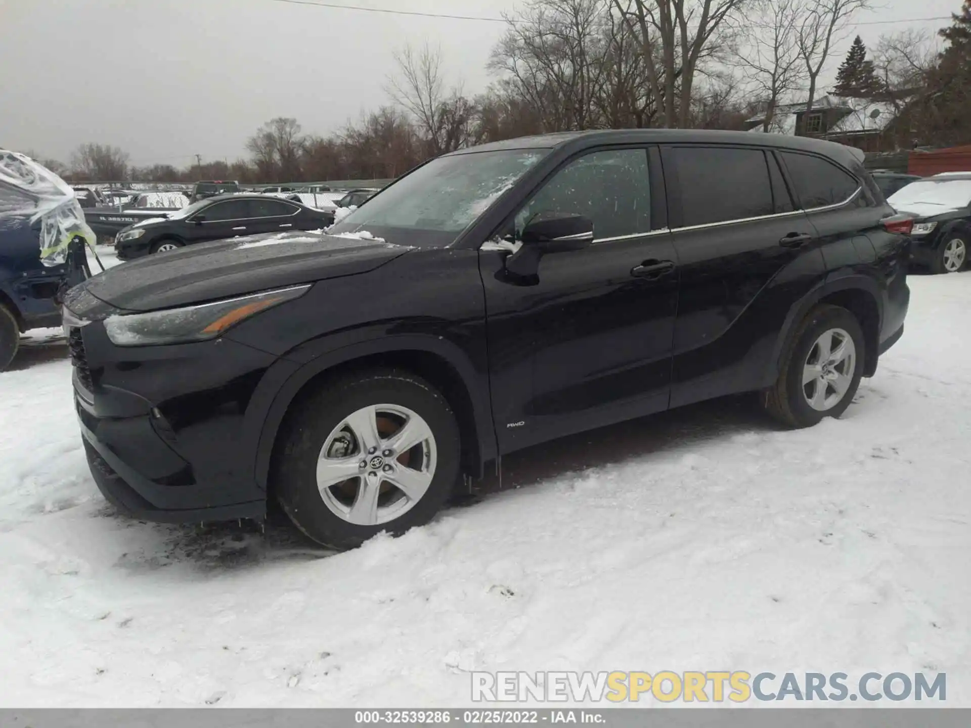 2 Photograph of a damaged car 5TDBBRCH0NS071471 TOYOTA HIGHLANDER 2022