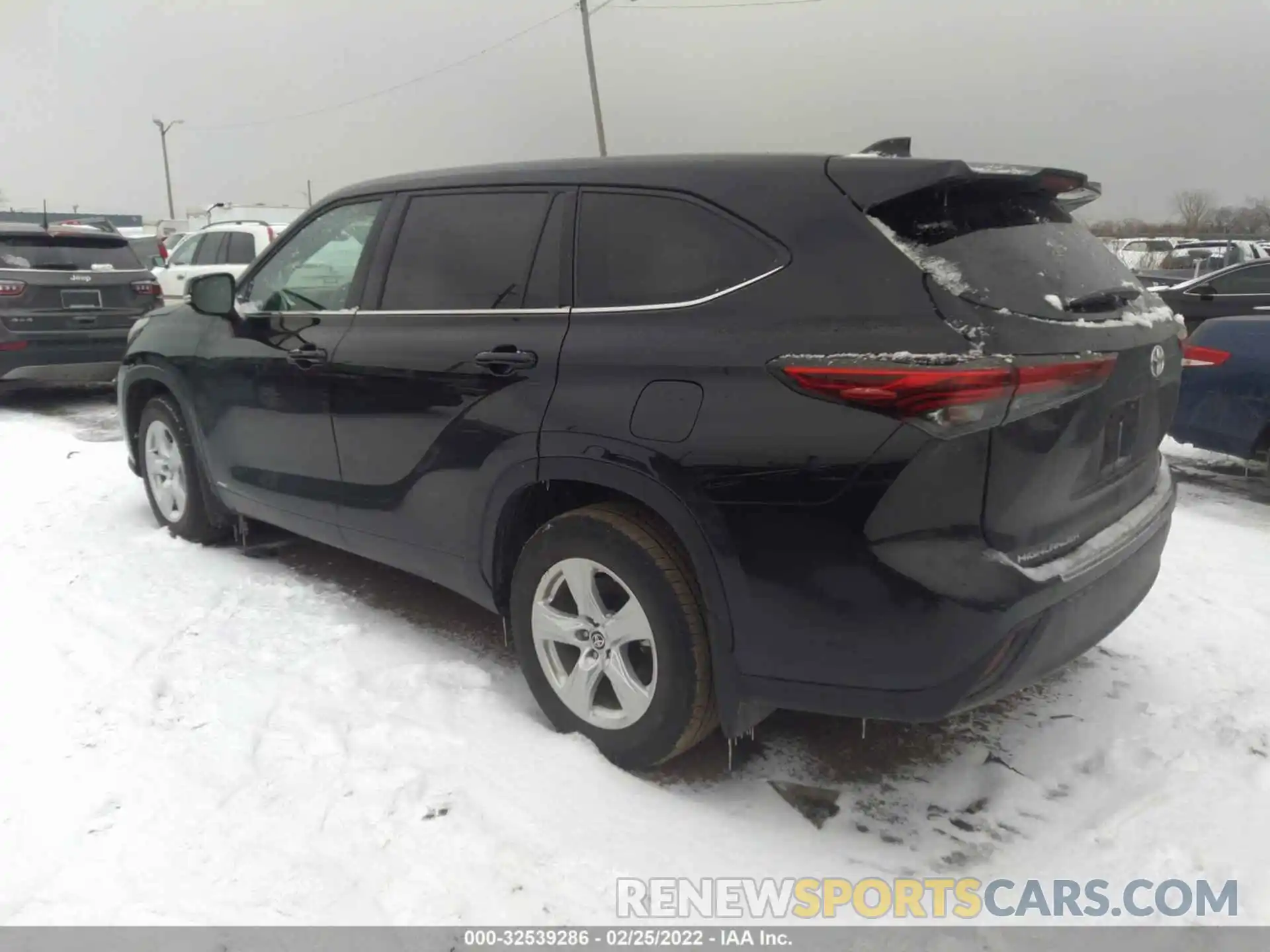 3 Photograph of a damaged car 5TDBBRCH0NS071471 TOYOTA HIGHLANDER 2022