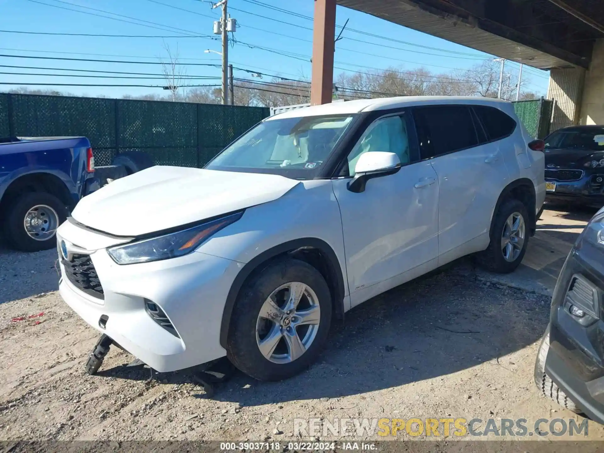 2 Photograph of a damaged car 5TDBBRCH9NS546650 TOYOTA HIGHLANDER 2022