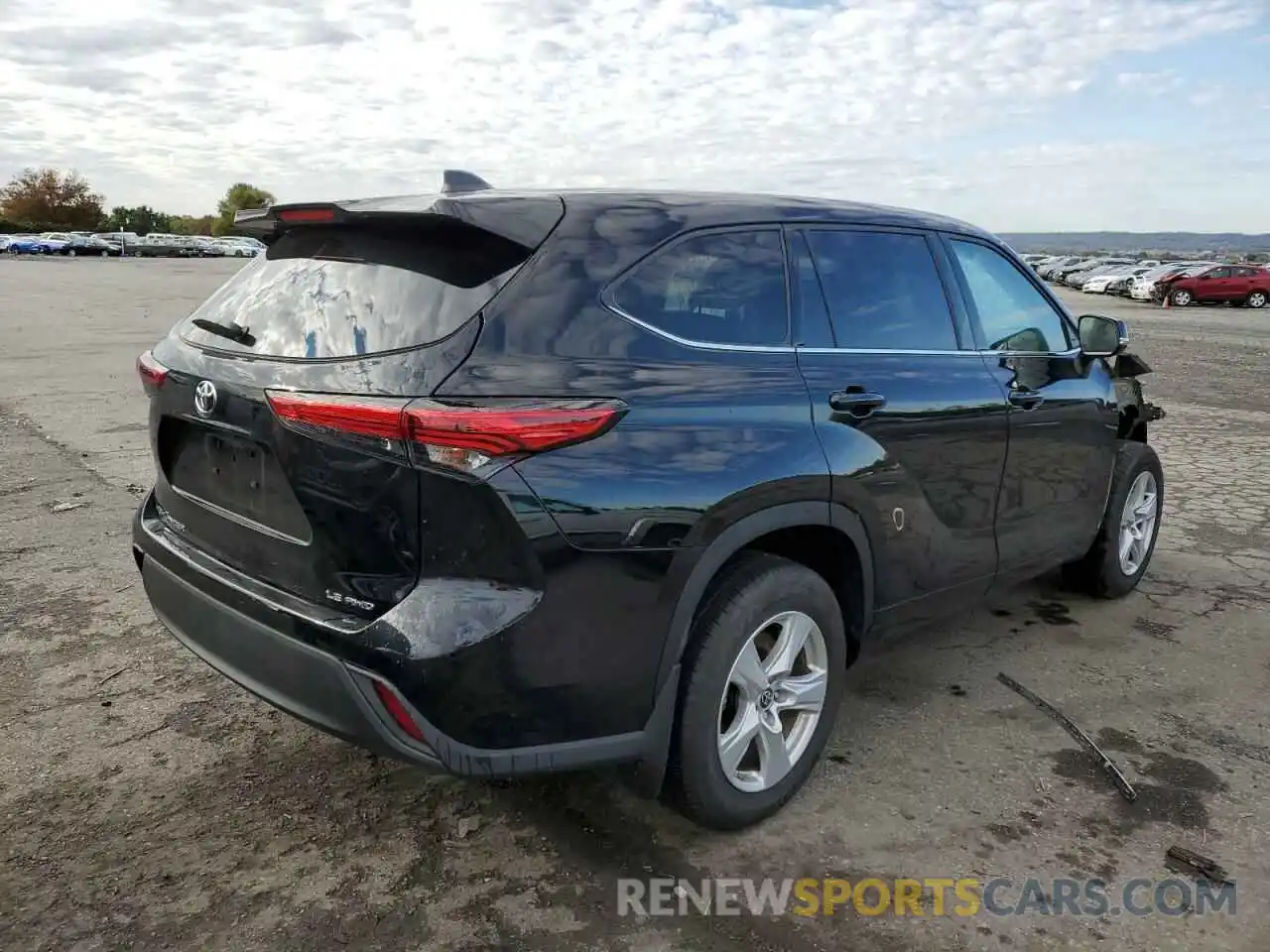 4 Photograph of a damaged car 5TDBZRBH0NS187931 TOYOTA HIGHLANDER 2022