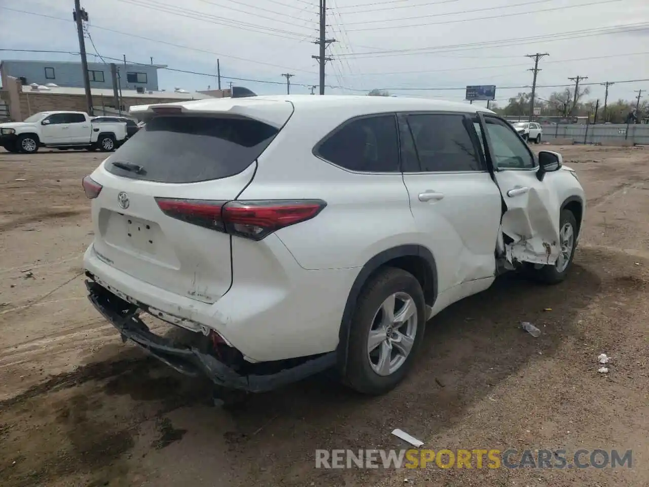 4 Photograph of a damaged car 5TDBZRBH2NS567823 TOYOTA HIGHLANDER 2022