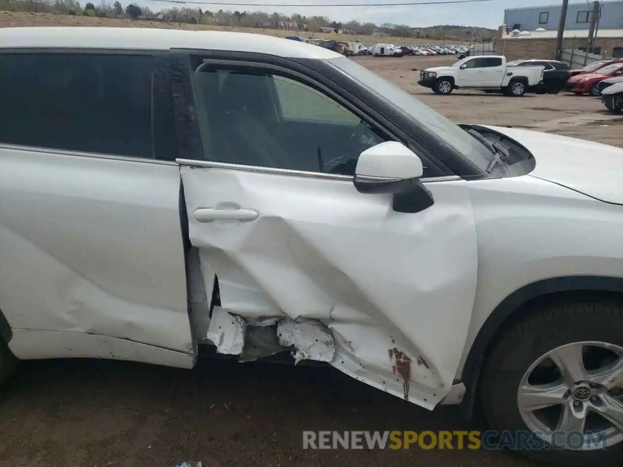 9 Photograph of a damaged car 5TDBZRBH2NS567823 TOYOTA HIGHLANDER 2022