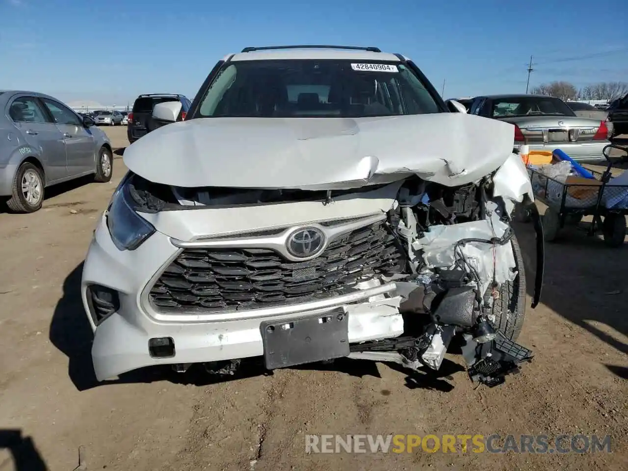 5 Photograph of a damaged car 5TDBZRBH3NS573243 TOYOTA HIGHLANDER 2022