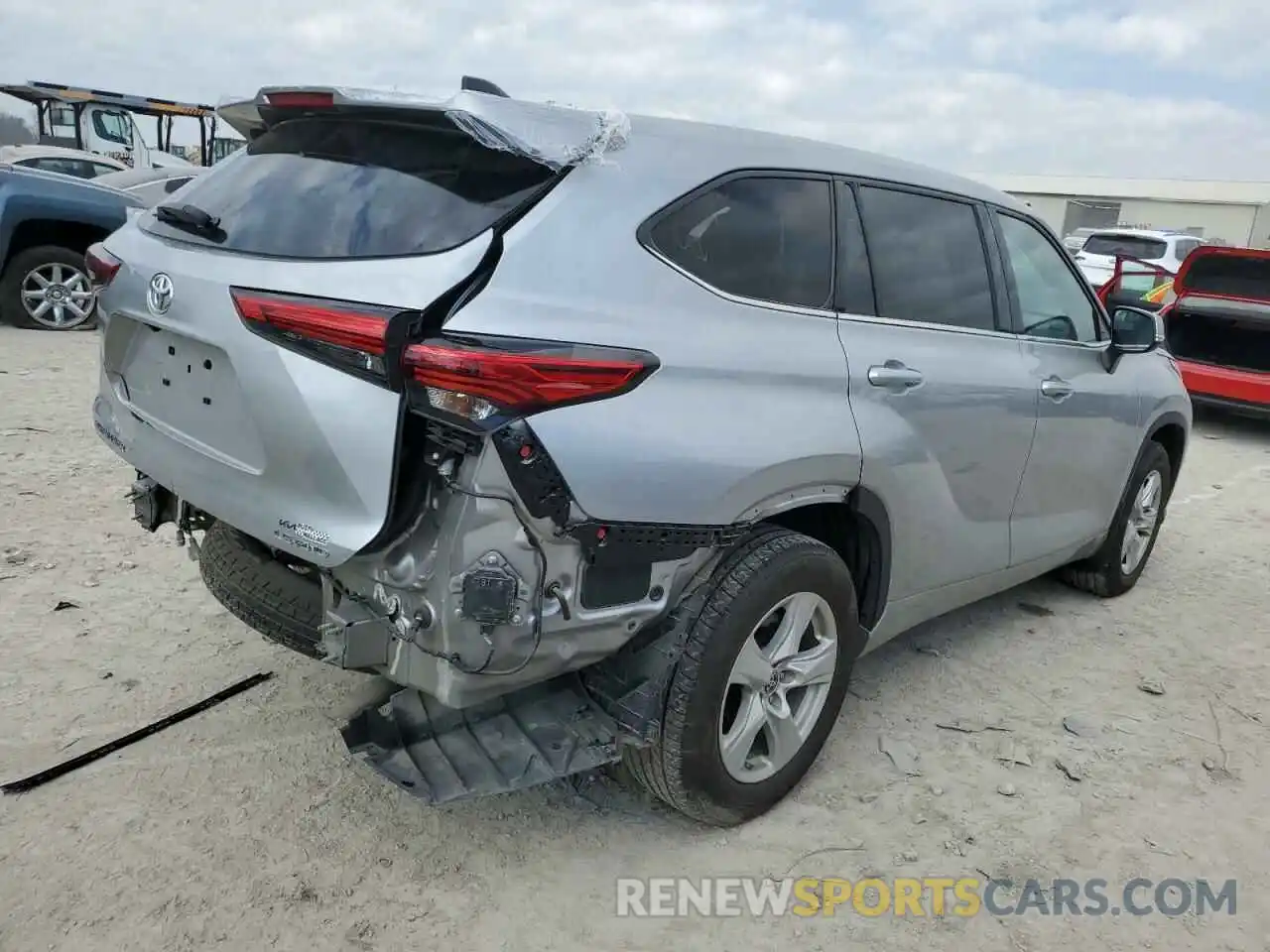 3 Photograph of a damaged car 5TDBZRBH4NS217979 TOYOTA HIGHLANDER 2022