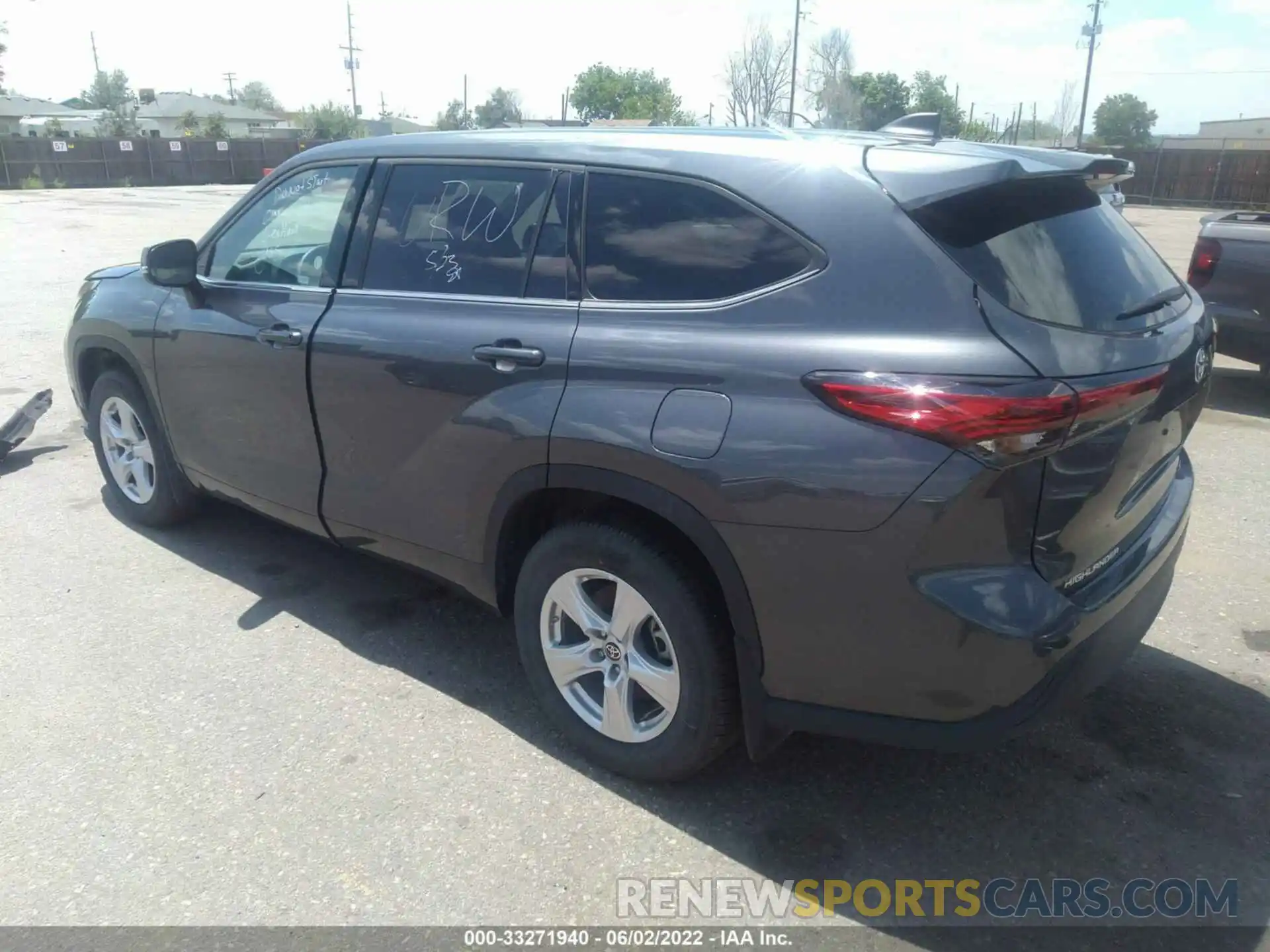 3 Photograph of a damaged car 5TDBZRBH4NS562252 TOYOTA HIGHLANDER 2022