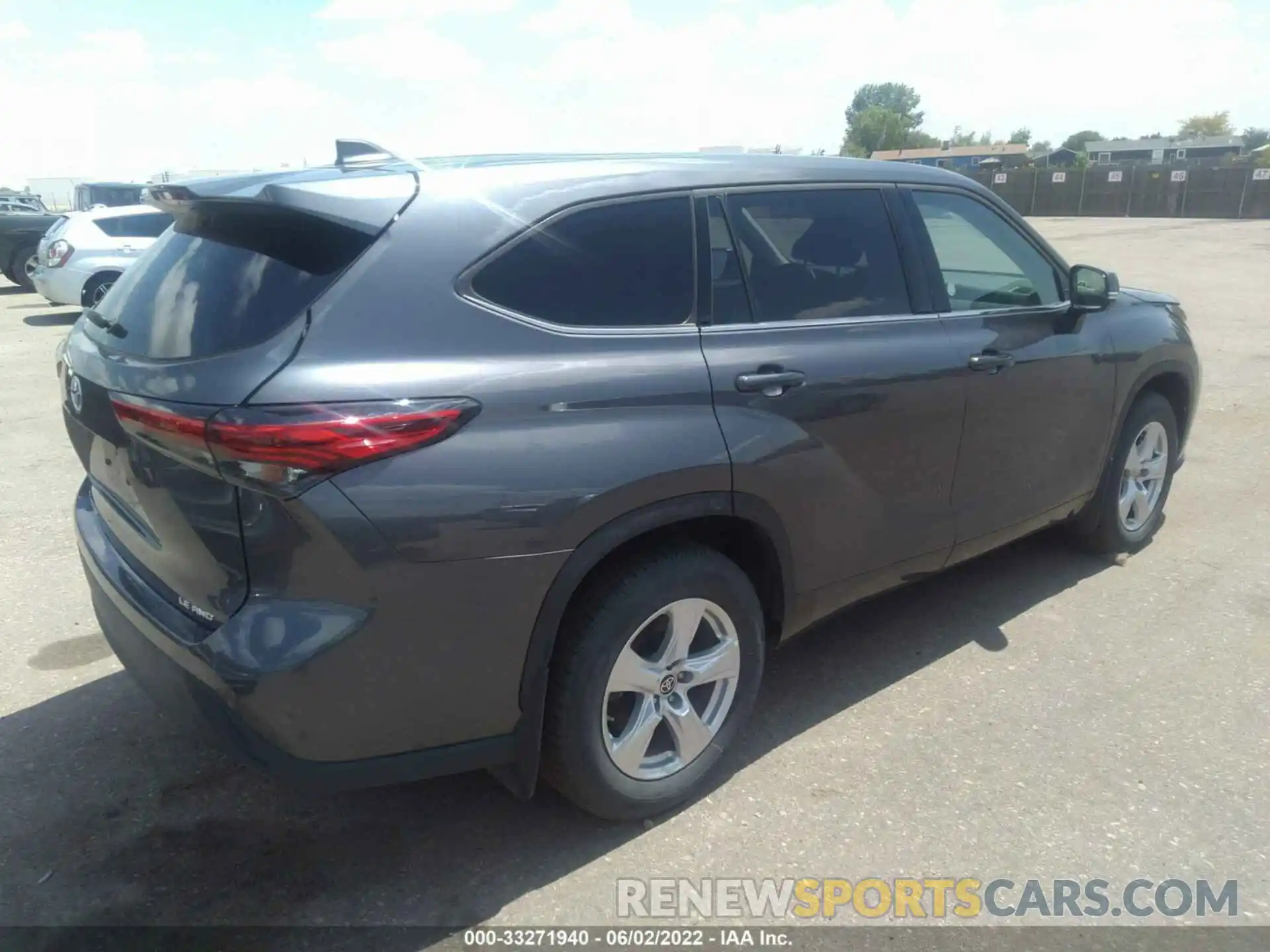 4 Photograph of a damaged car 5TDBZRBH4NS562252 TOYOTA HIGHLANDER 2022