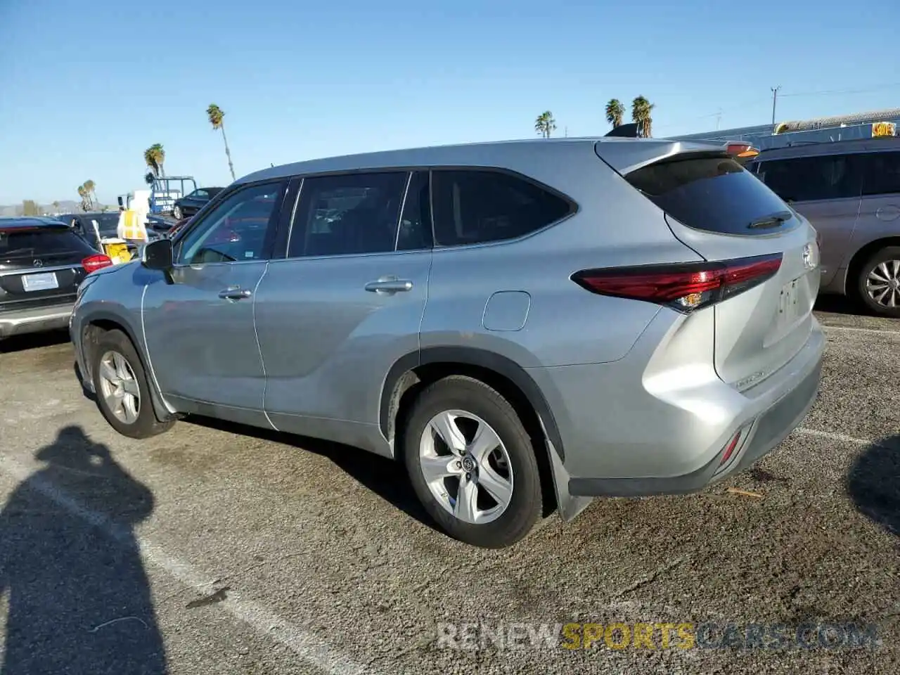 2 Photograph of a damaged car 5TDBZRBH8NS569916 TOYOTA HIGHLANDER 2022