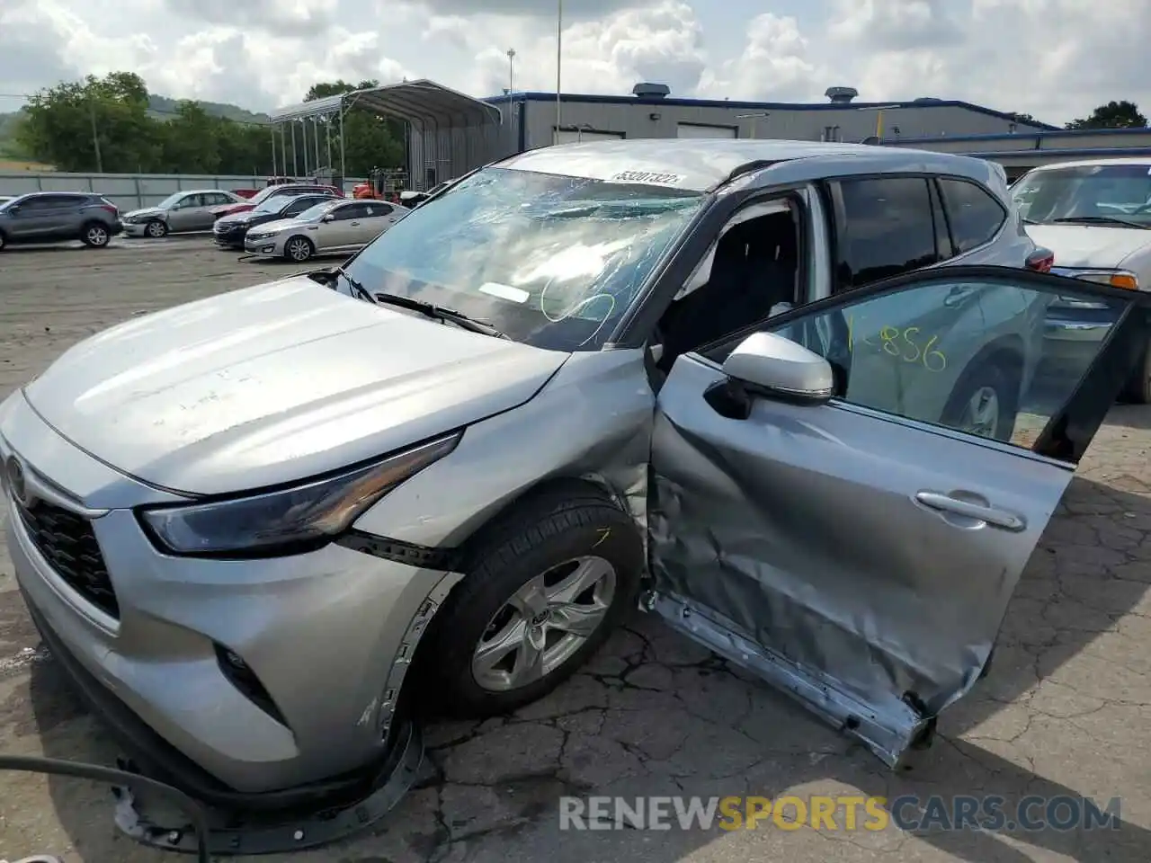 9 Photograph of a damaged car 5TDBZRBH9NS177141 TOYOTA HIGHLANDER 2022