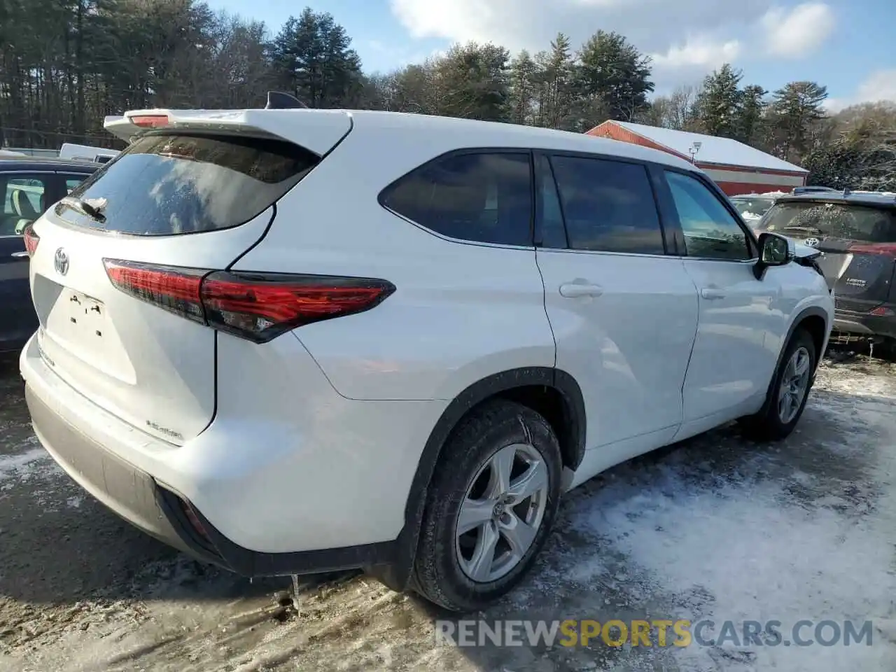 3 Photograph of a damaged car 5TDBZRBH9NS568564 TOYOTA HIGHLANDER 2022