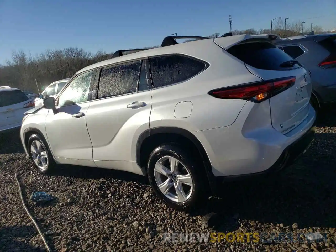 2 Photograph of a damaged car 5TDCZRAH1NS539839 TOYOTA HIGHLANDER 2022