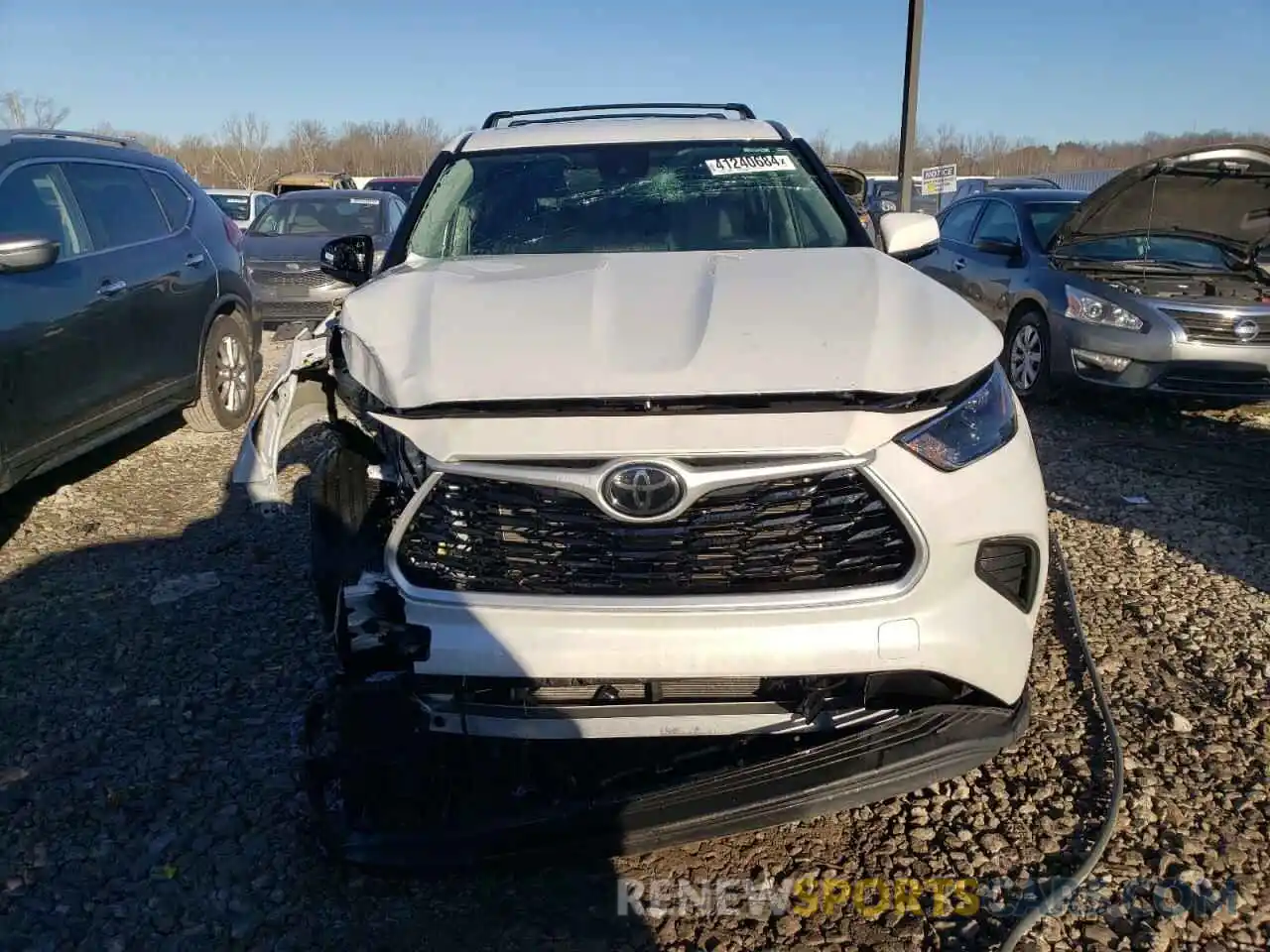 5 Photograph of a damaged car 5TDCZRAH1NS539839 TOYOTA HIGHLANDER 2022