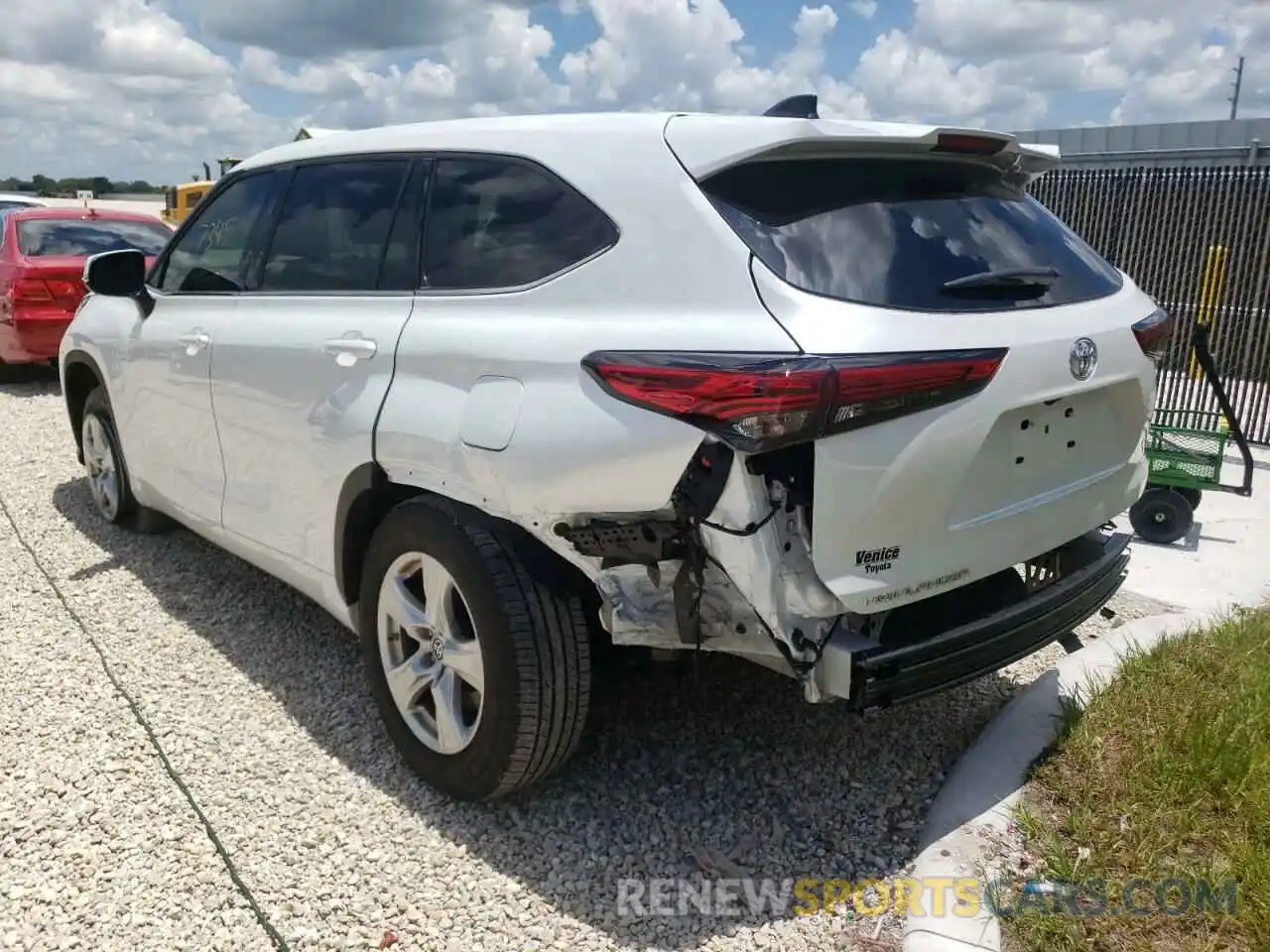 3 Photograph of a damaged car 5TDCZRAH2NS100214 TOYOTA HIGHLANDER 2022