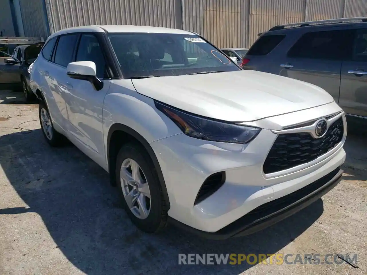 1 Photograph of a damaged car 5TDCZRAH9NS097327 TOYOTA HIGHLANDER 2022