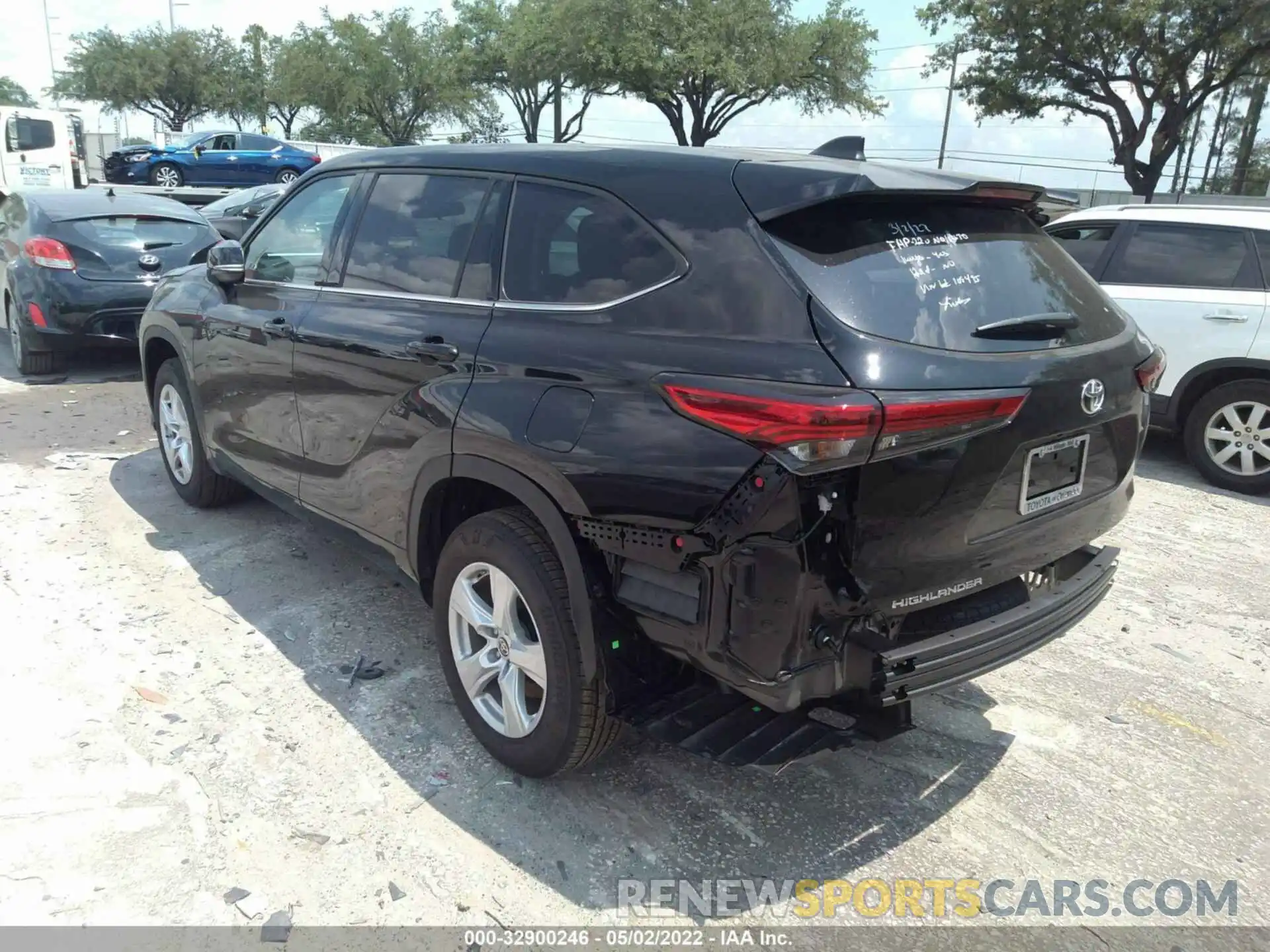 3 Photograph of a damaged car 5TDCZRAHXNS108495 TOYOTA HIGHLANDER 2022