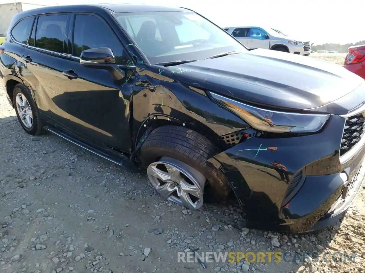 9 Photograph of a damaged car 5TDCZRAHXNS122669 TOYOTA HIGHLANDER 2022