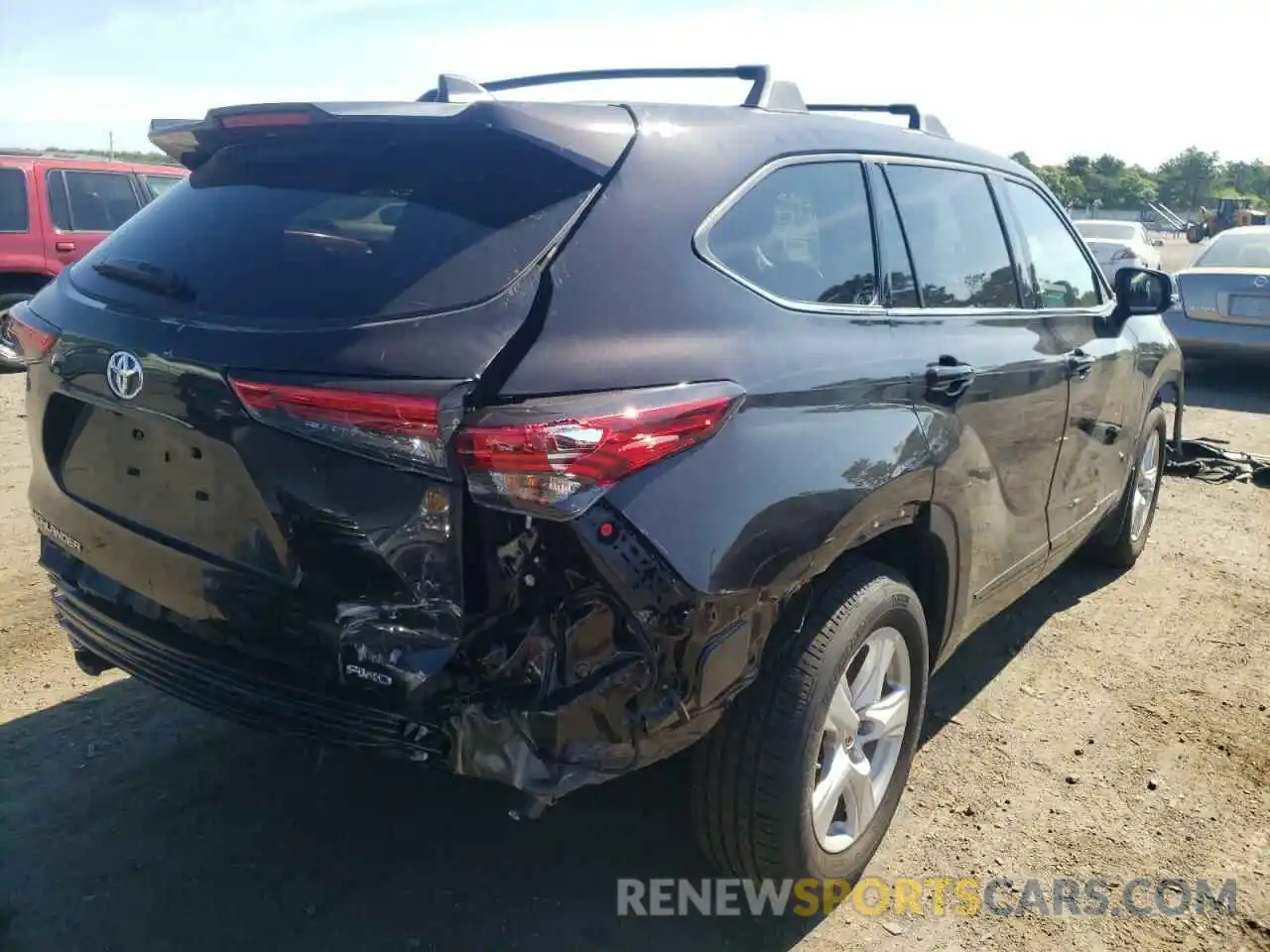 4 Photograph of a damaged car 5TDCZRBH0NS164590 TOYOTA HIGHLANDER 2022