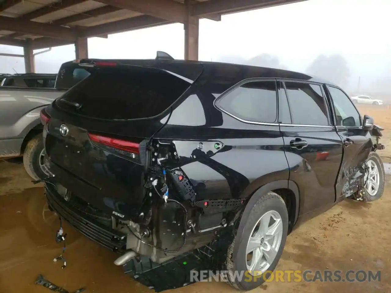 4 Photograph of a damaged car 5TDCZRBH1NS174741 TOYOTA HIGHLANDER 2022