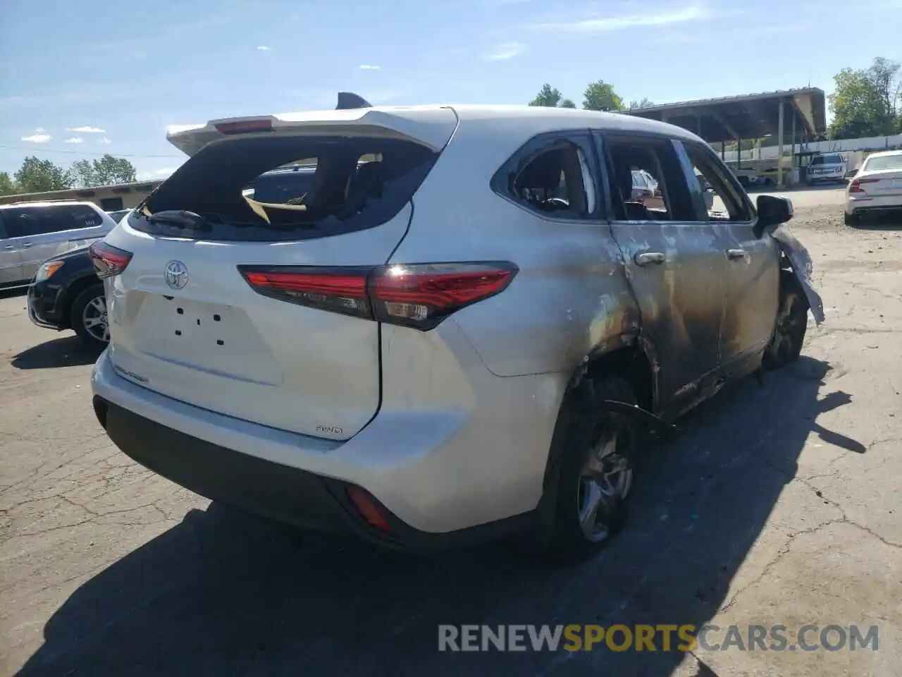 4 Photograph of a damaged car 5TDCZRBH1NS224912 TOYOTA HIGHLANDER 2022