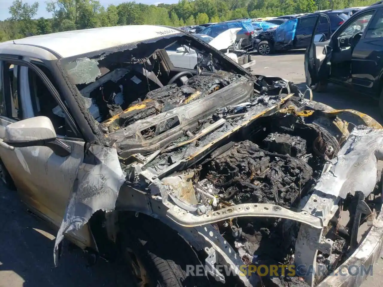 9 Photograph of a damaged car 5TDCZRBH1NS224912 TOYOTA HIGHLANDER 2022