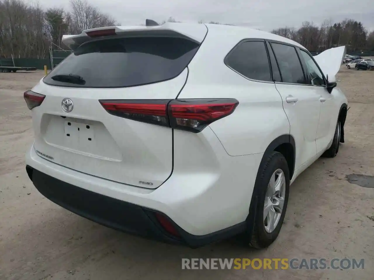 4 Photograph of a damaged car 5TDCZRBH4NS179254 TOYOTA HIGHLANDER 2022