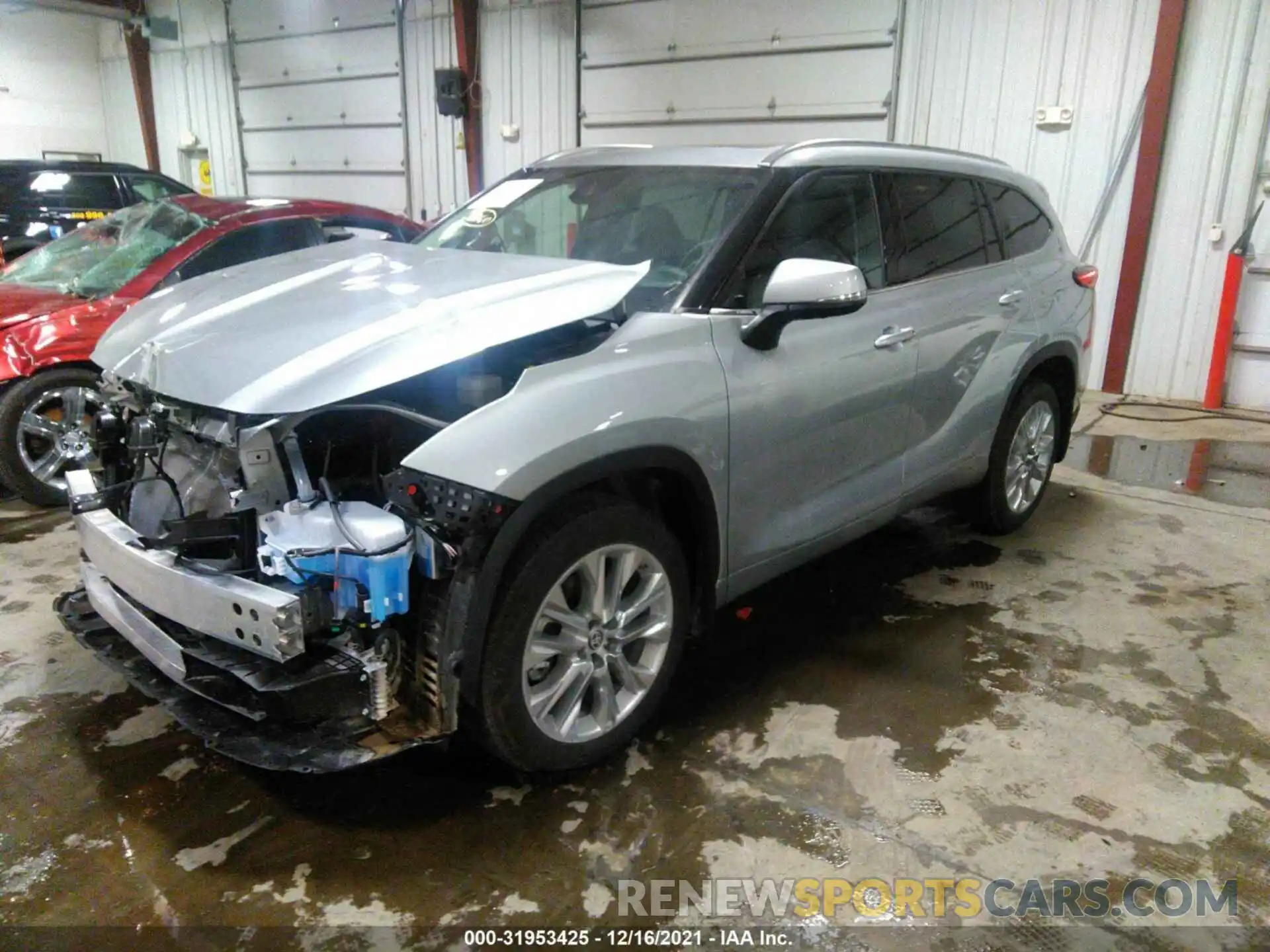 2 Photograph of a damaged car 5TDDZRBH0NS161533 TOYOTA HIGHLANDER 2022