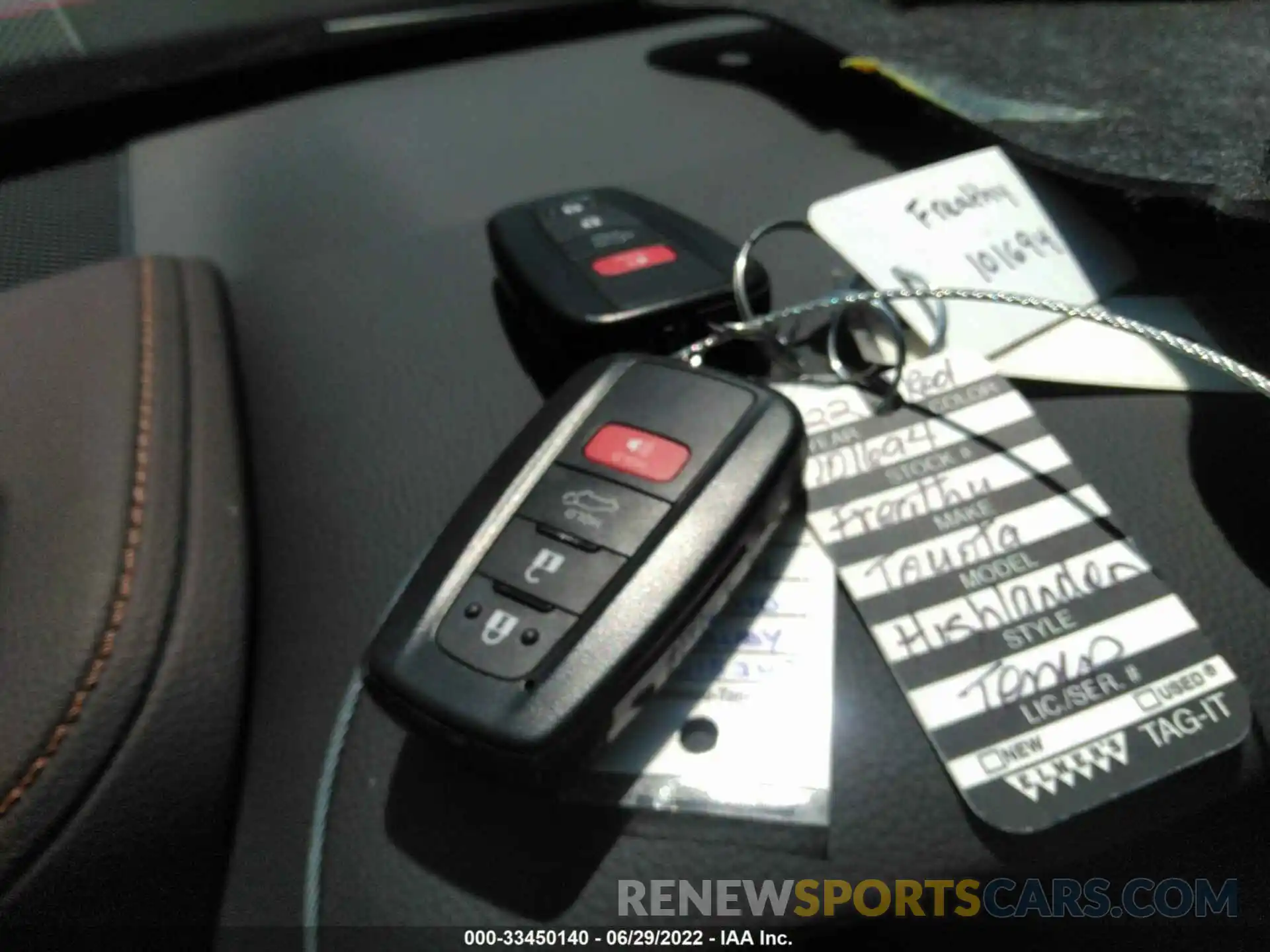 11 Photograph of a damaged car 5TDDZRBH0NS215249 TOYOTA HIGHLANDER 2022