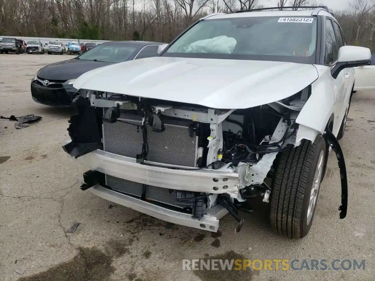 9 Photograph of a damaged car 5TDDZRBH1NS161704 TOYOTA HIGHLANDER 2022