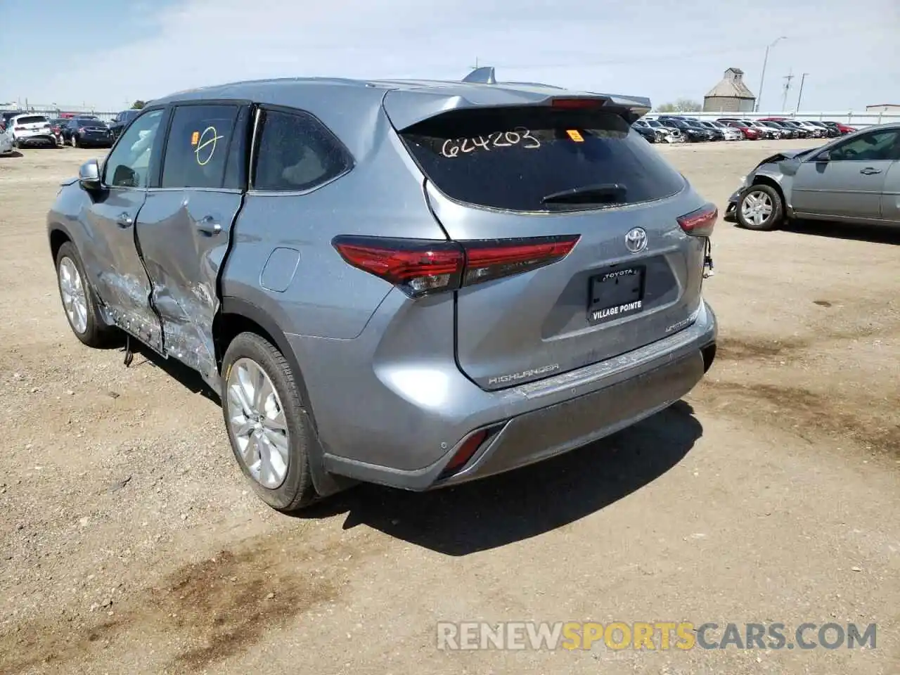 3 Photograph of a damaged car 5TDDZRBH1NS172119 TOYOTA HIGHLANDER 2022