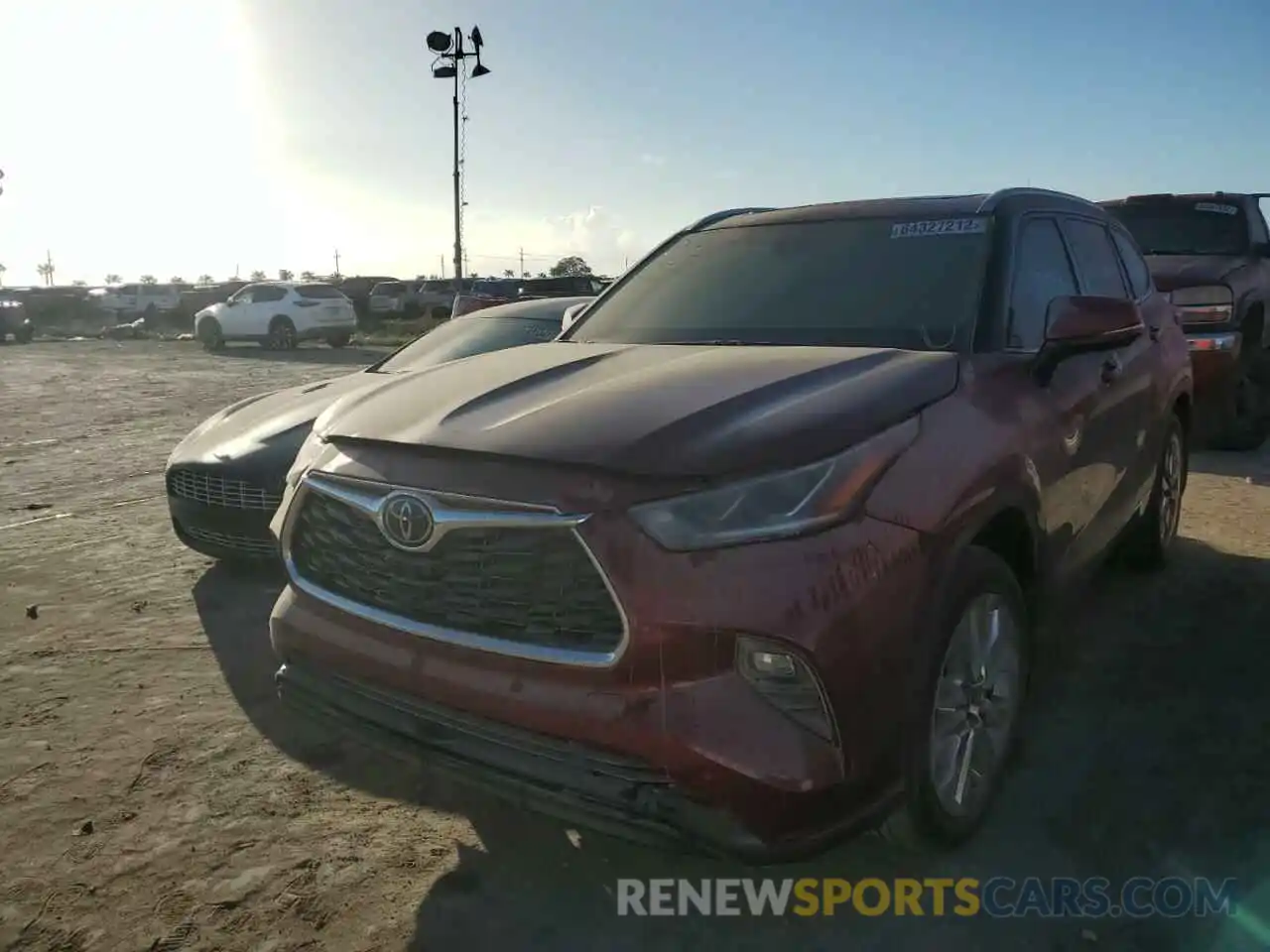 2 Photograph of a damaged car 5TDDZRBH3NS161221 TOYOTA HIGHLANDER 2022