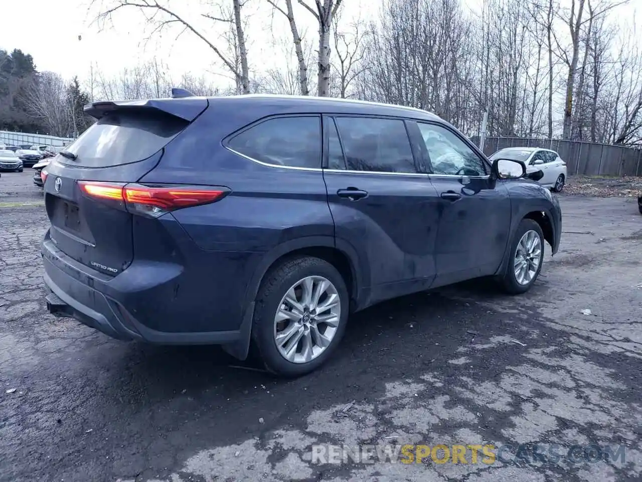 3 Photograph of a damaged car 5TDDZRBH3NS565751 TOYOTA HIGHLANDER 2022