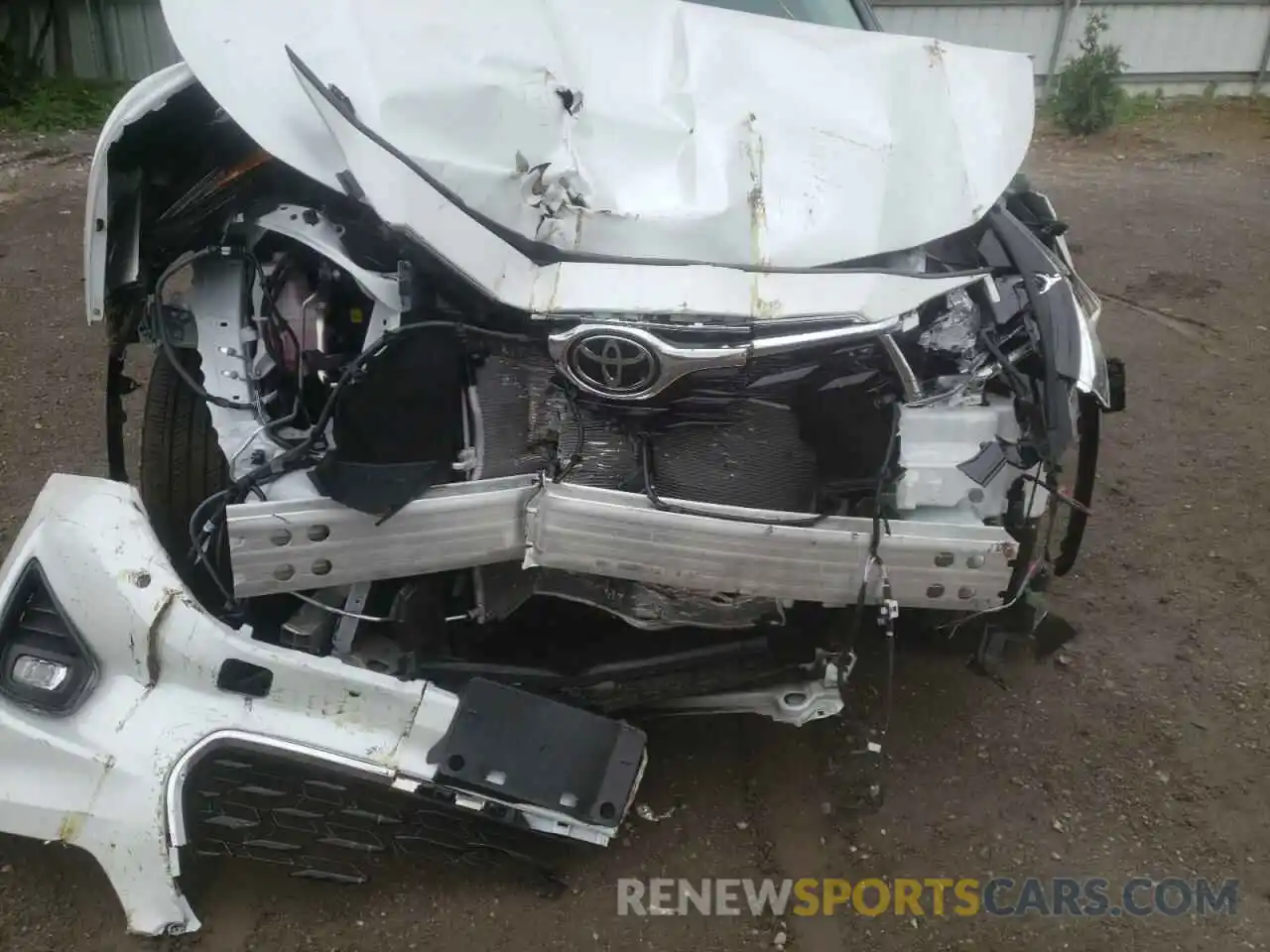 9 Photograph of a damaged car 5TDDZRBH7NS164543 TOYOTA HIGHLANDER 2022