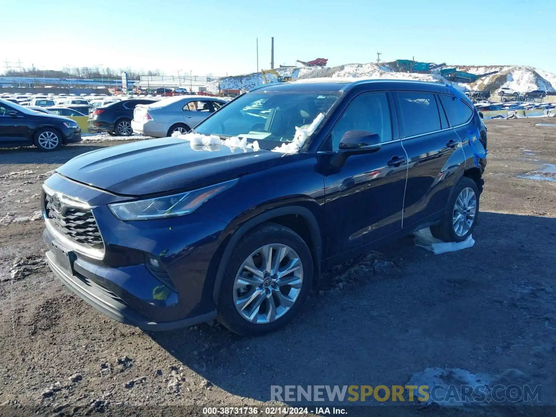 2 Photograph of a damaged car 5TDDZRBH7NS176028 TOYOTA HIGHLANDER 2022