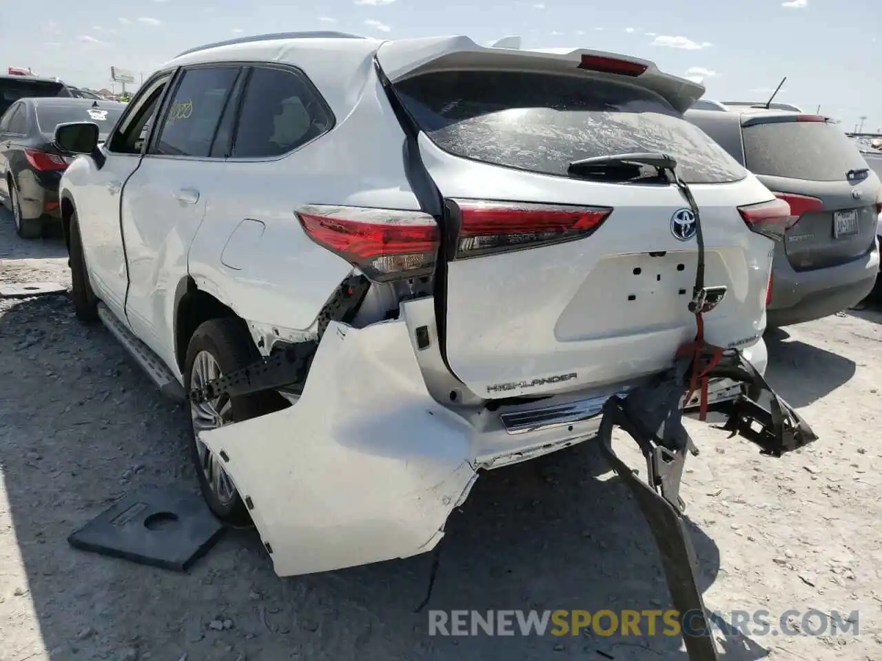 3 Photograph of a damaged car 5TDEBRCH0NS081768 TOYOTA HIGHLANDER 2022