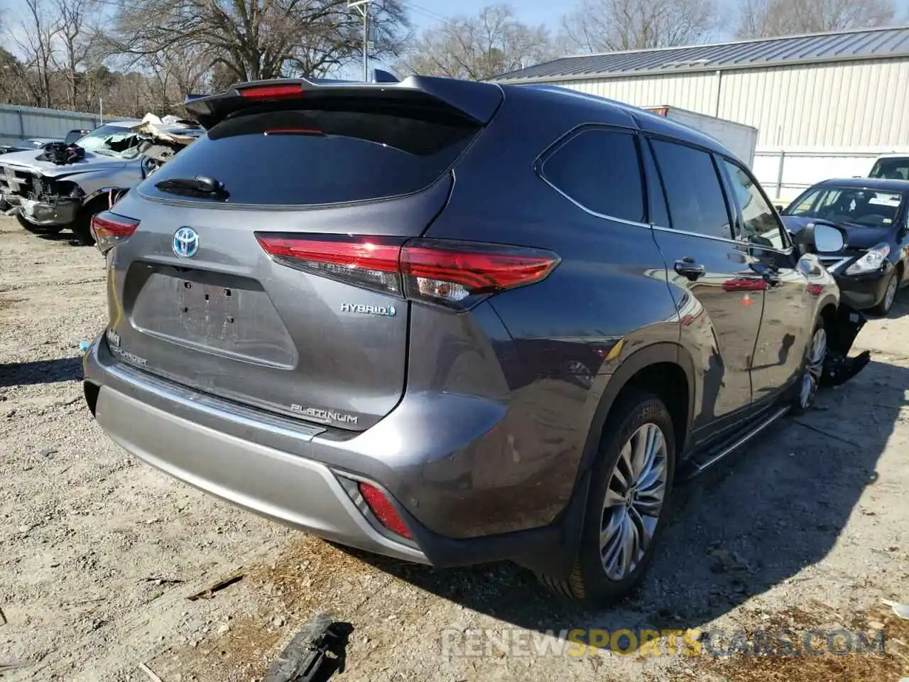 4 Photograph of a damaged car 5TDEBRCH1NS075722 TOYOTA HIGHLANDER 2022