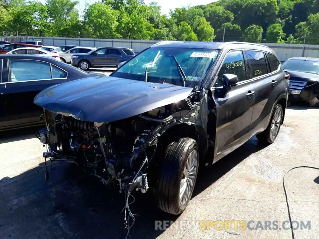 2 Photograph of a damaged car 5TDEBRCH3NS078265 TOYOTA HIGHLANDER 2022