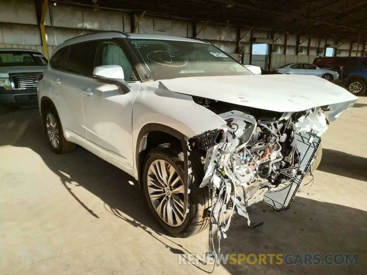 1 Фотография поврежденного автомобиля 5TDEBRCH5NS084696 TOYOTA HIGHLANDER 2022