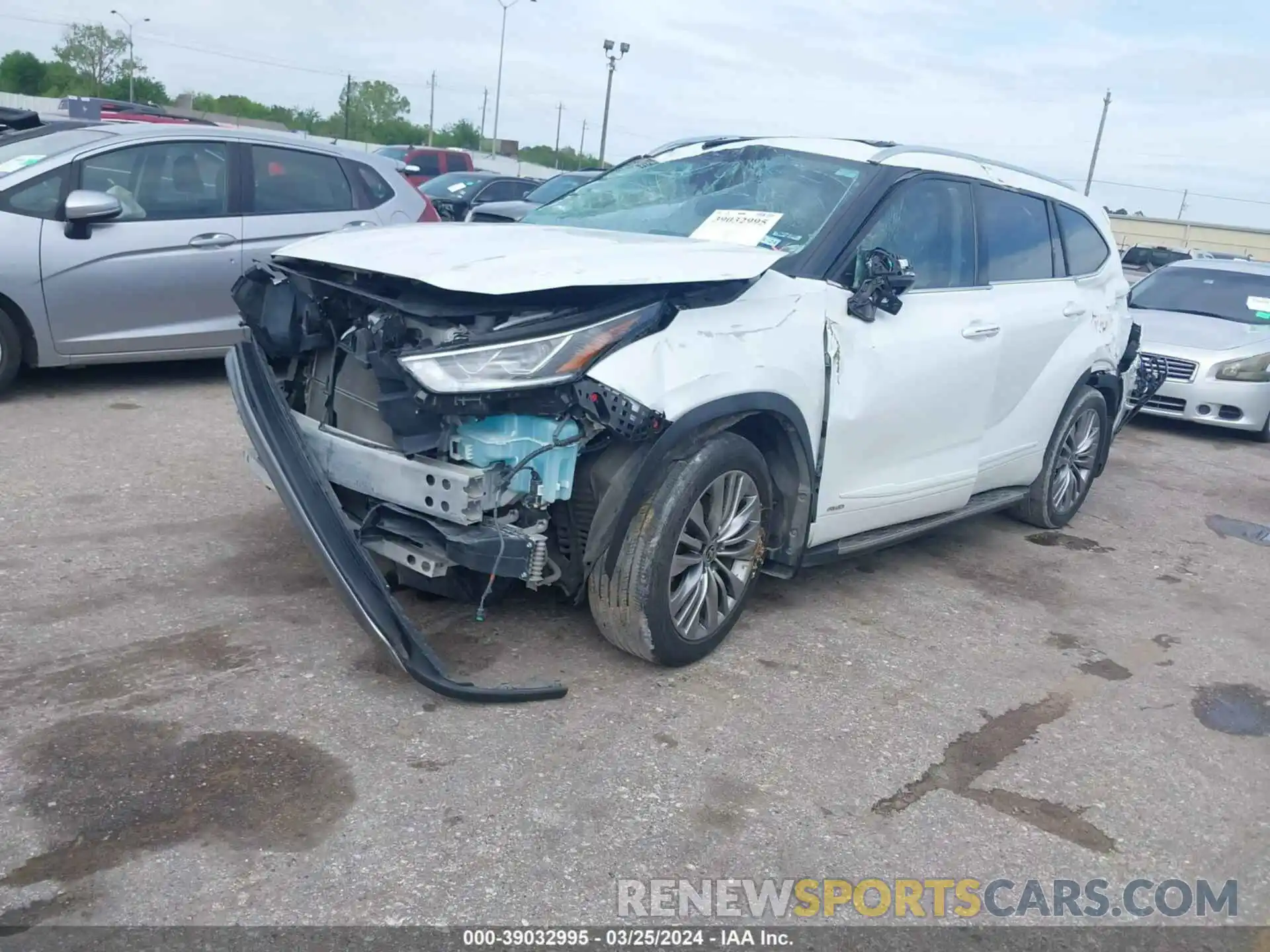 2 Photograph of a damaged car 5TDEBRCH9NS078822 TOYOTA HIGHLANDER 2022