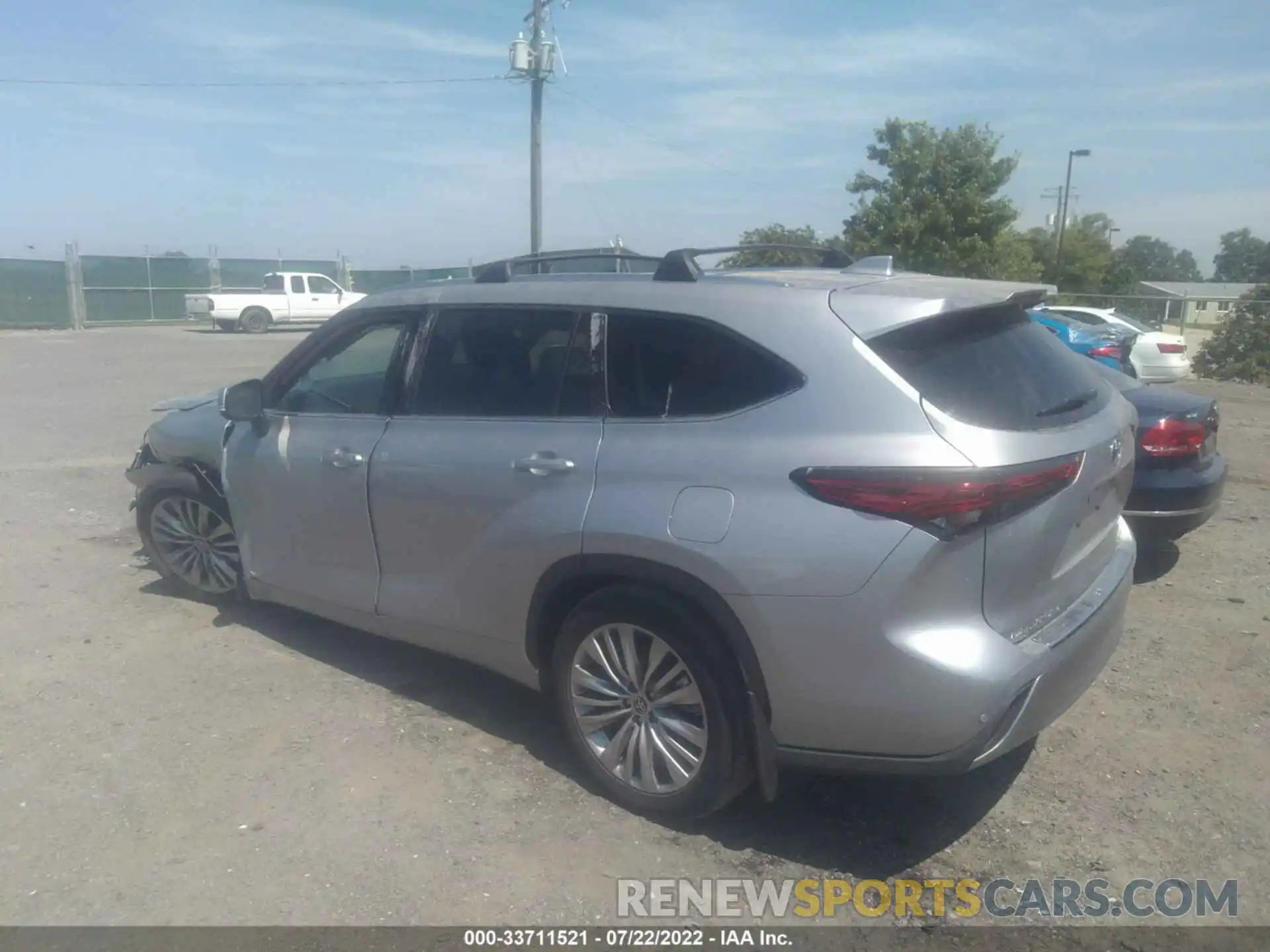 3 Photograph of a damaged car 5TDEBRCH9NS090307 TOYOTA HIGHLANDER 2022