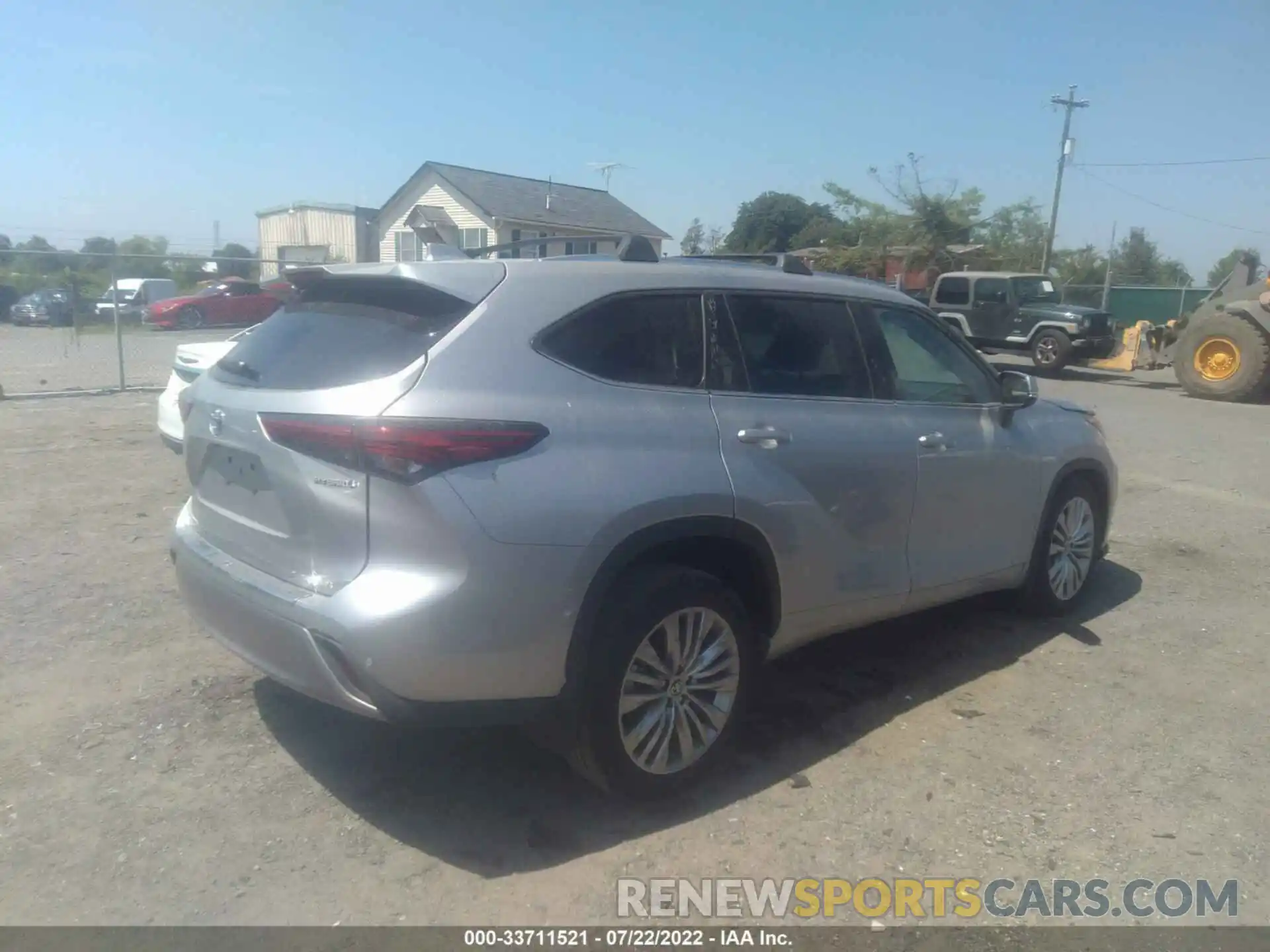 4 Photograph of a damaged car 5TDEBRCH9NS090307 TOYOTA HIGHLANDER 2022