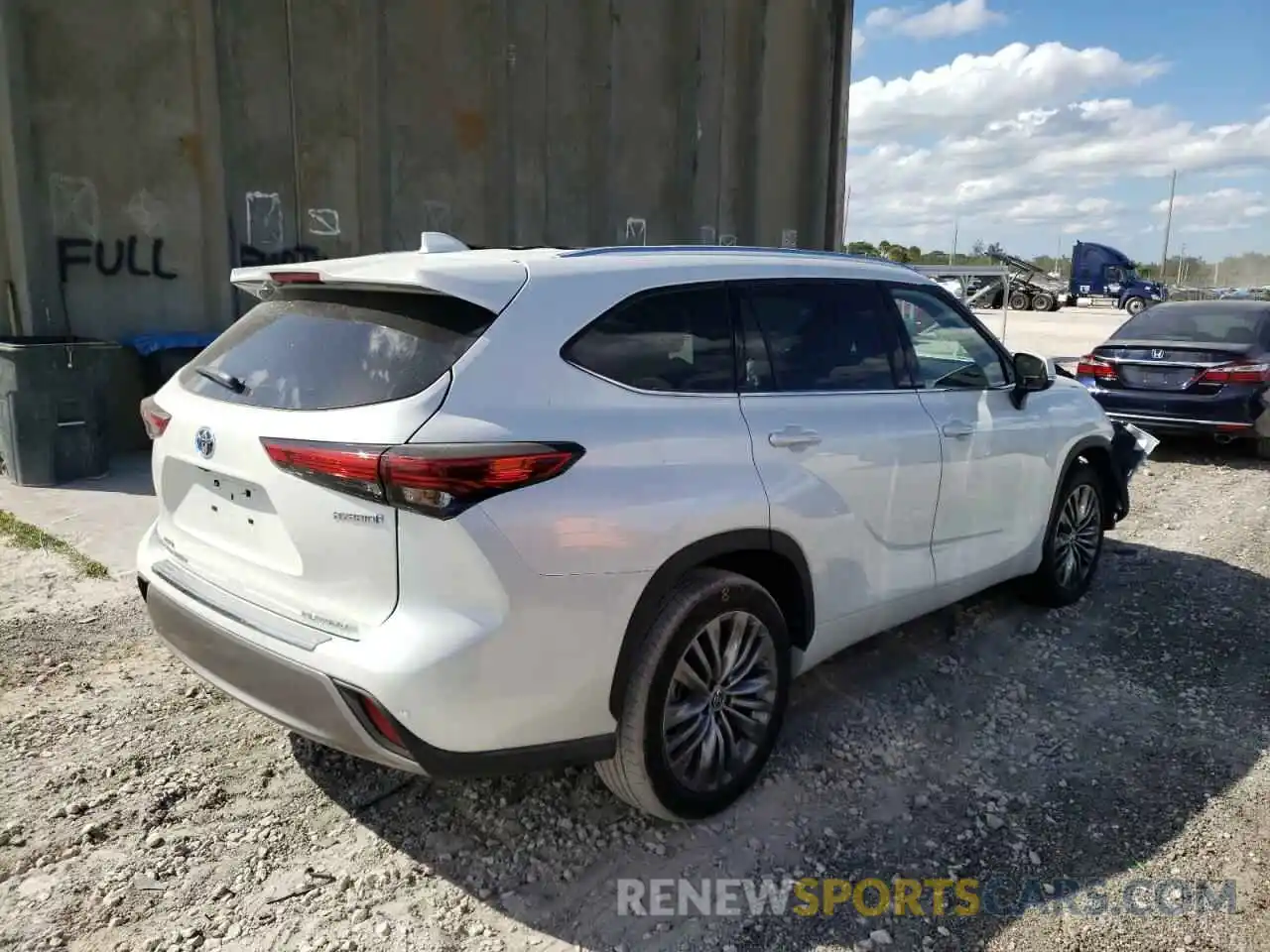 4 Photograph of a damaged car 5TDFARAH0NS012900 TOYOTA HIGHLANDER 2022