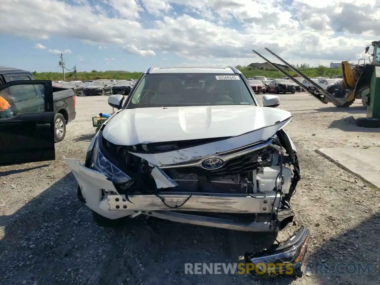 9 Photograph of a damaged car 5TDFARAH0NS012900 TOYOTA HIGHLANDER 2022