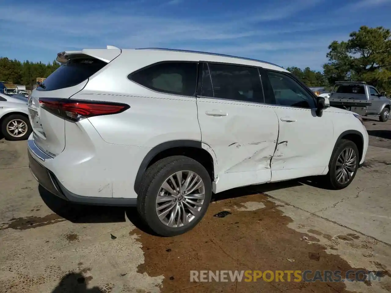 3 Photograph of a damaged car 5TDFZRAH3NS106875 TOYOTA HIGHLANDER 2022