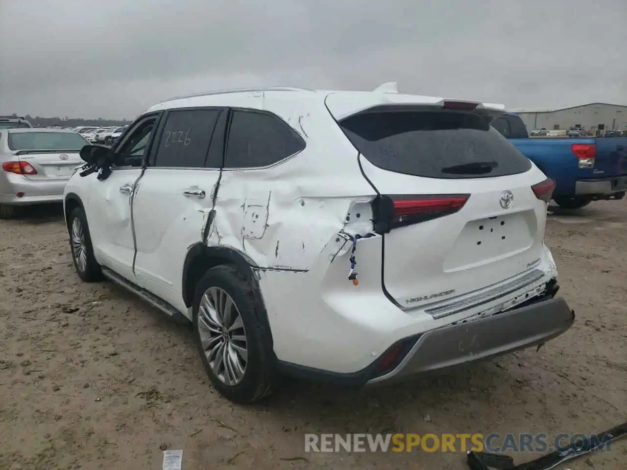 3 Photograph of a damaged car 5TDFZRAH4NS097023 TOYOTA HIGHLANDER 2022