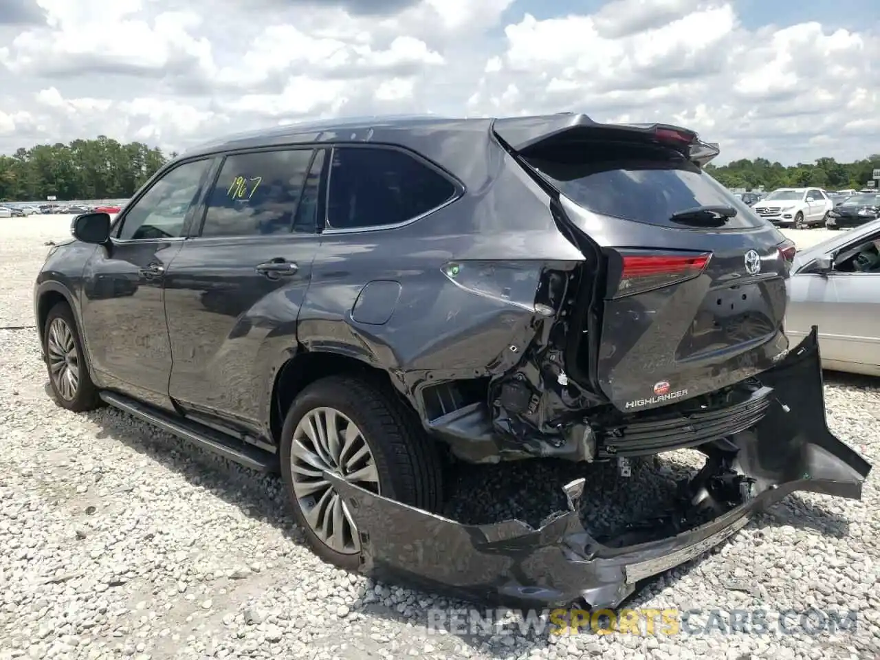 3 Photograph of a damaged car 5TDFZRAH6NS103307 TOYOTA HIGHLANDER 2022